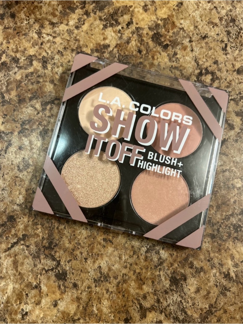 L.A. COLORS Show It Off Blush + Highlight Palette - Peach & Champagne